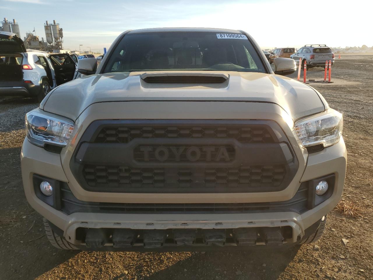 2017 Toyota Tacoma - Image 5
