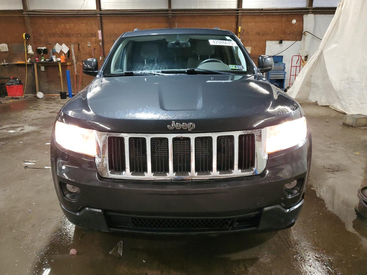 2011 Jeep Grand Cherokee - Image 5