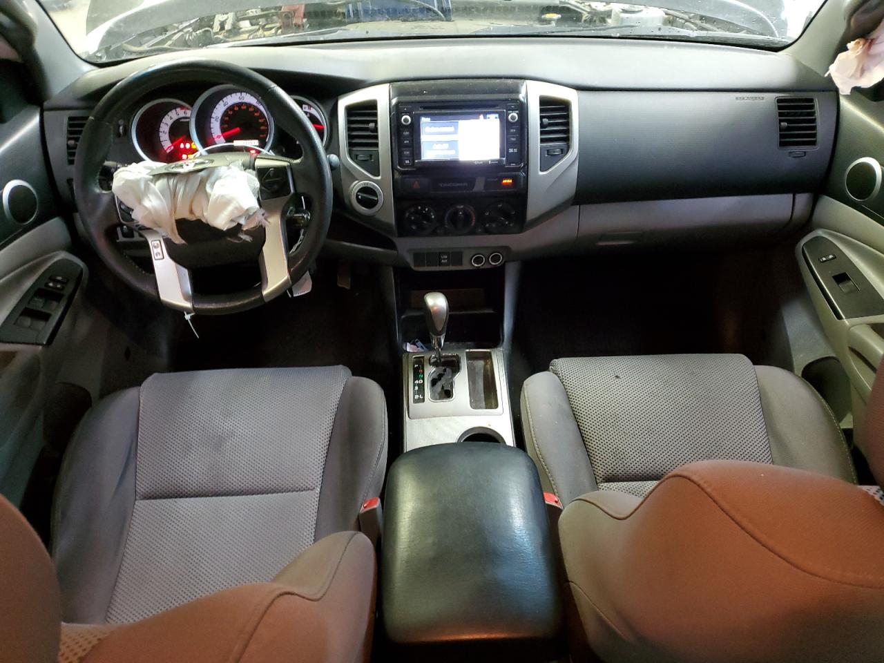 2015 Toyota Tacoma - Image 8