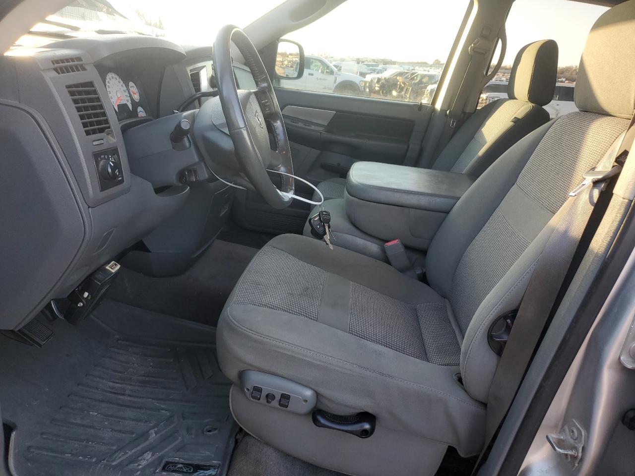 2007 Dodge RAM - Image 7