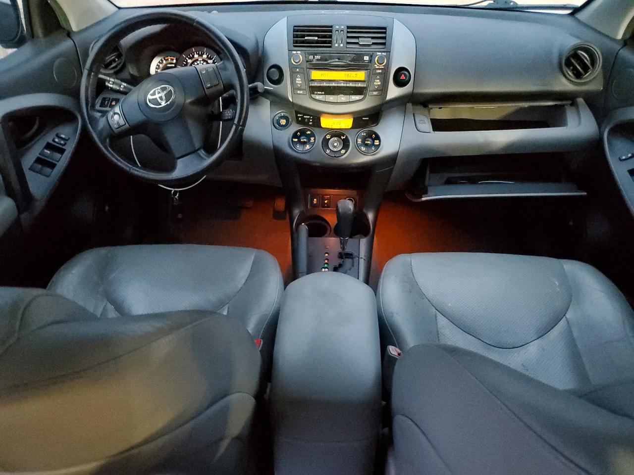 2010 Toyota RAV 4 - Image 8