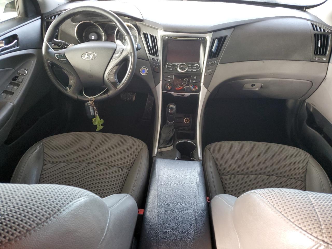 2012 Hyundai Sonata - Image 8