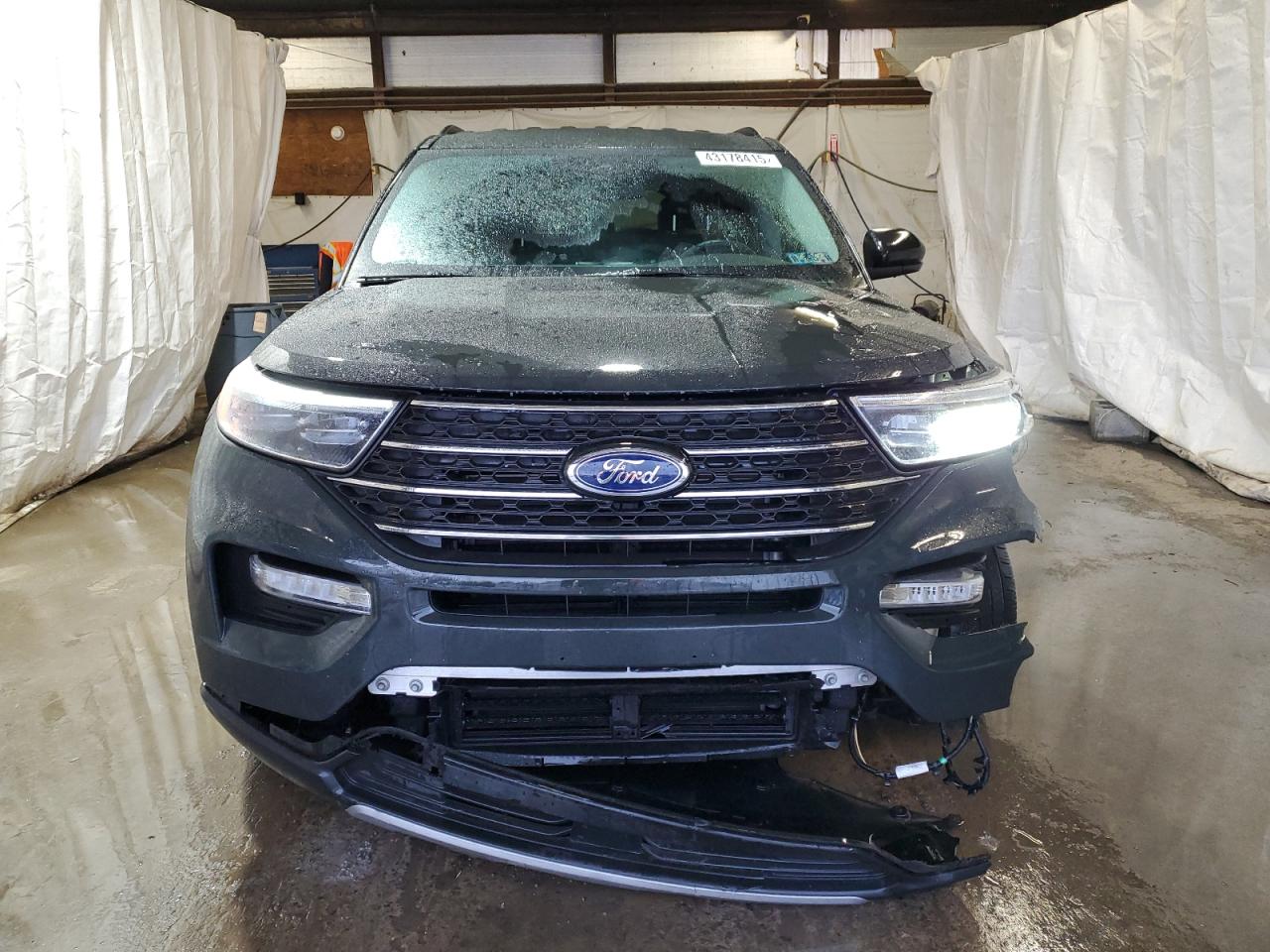 2022 Ford Explorer - Image 5