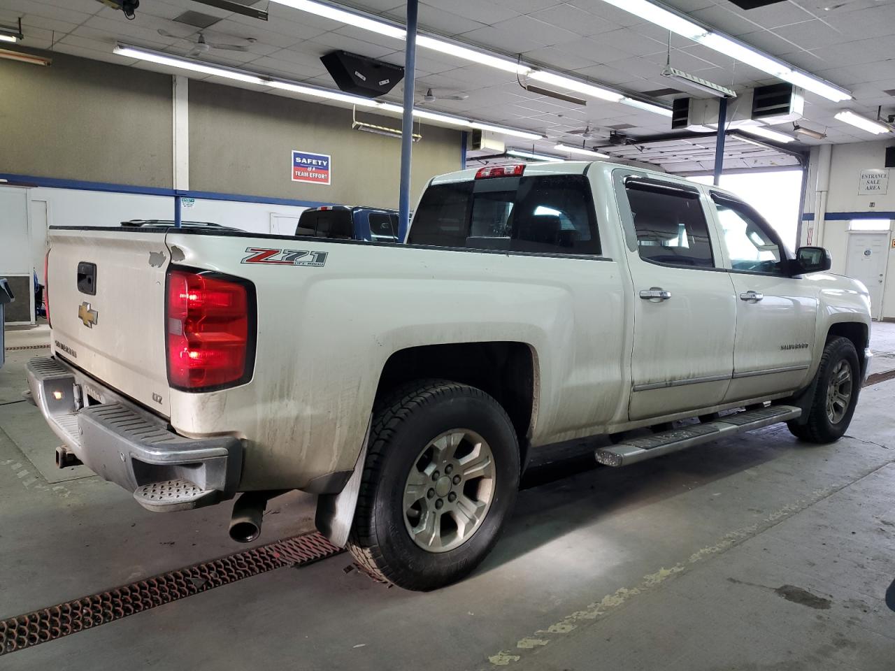 2014 Chevrolet Silverado - Image 3