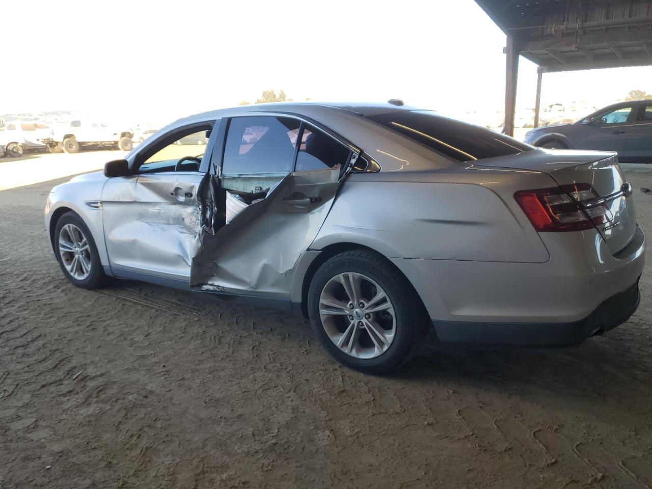 2014 Ford Taurus - Image 2