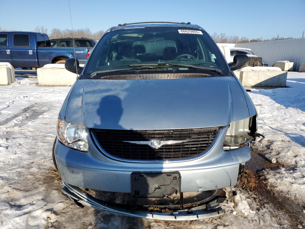 2004 Chrysler Town & Country - Image 5