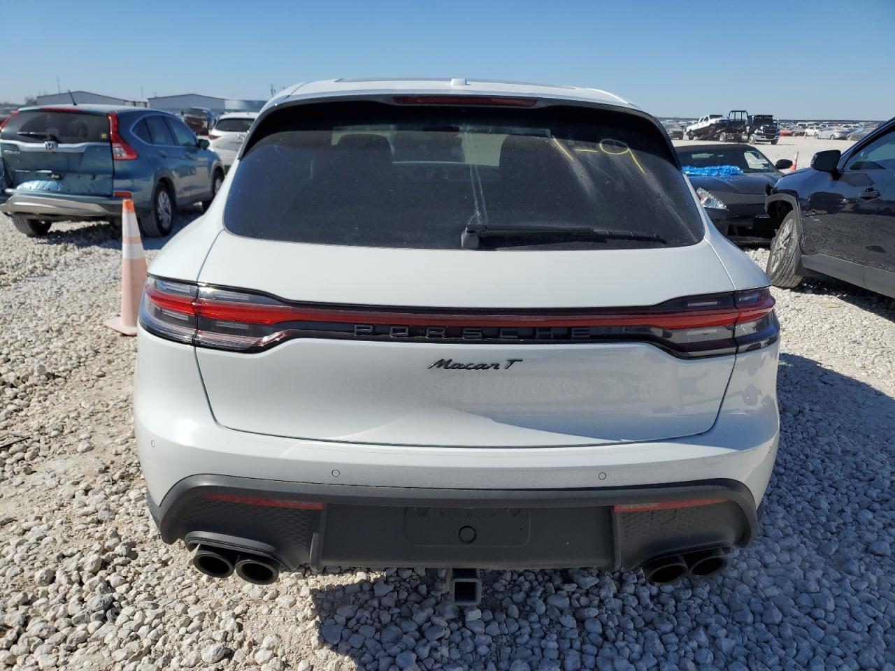 2024 Porsche Macan - Image 6