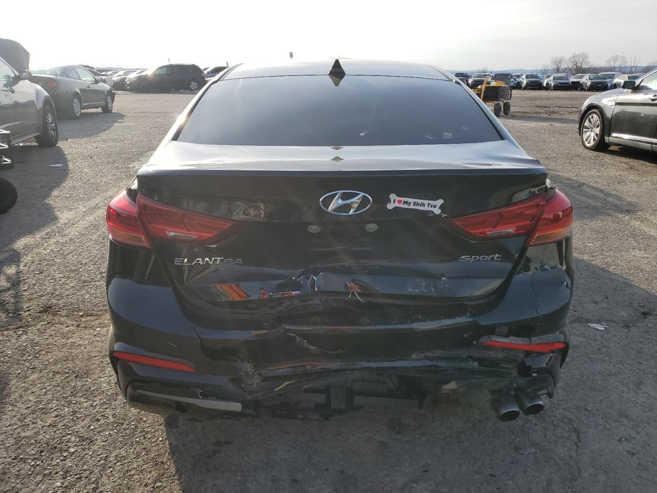 2018 Hyundai Elantra - Image 6