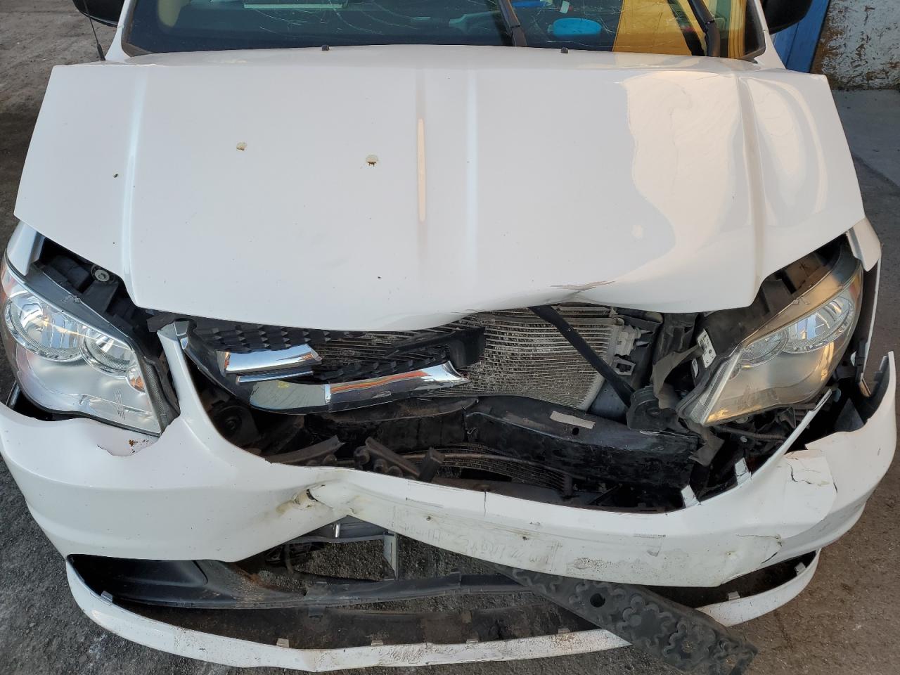 2019 Dodge Caravan - Image 12