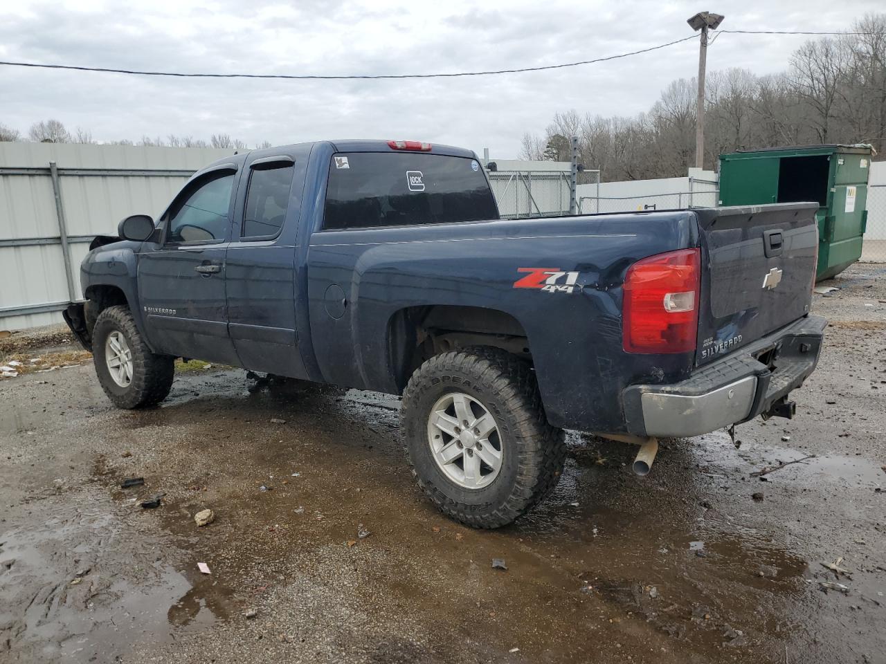 2008 Chevrolet Silverado - Image 2
