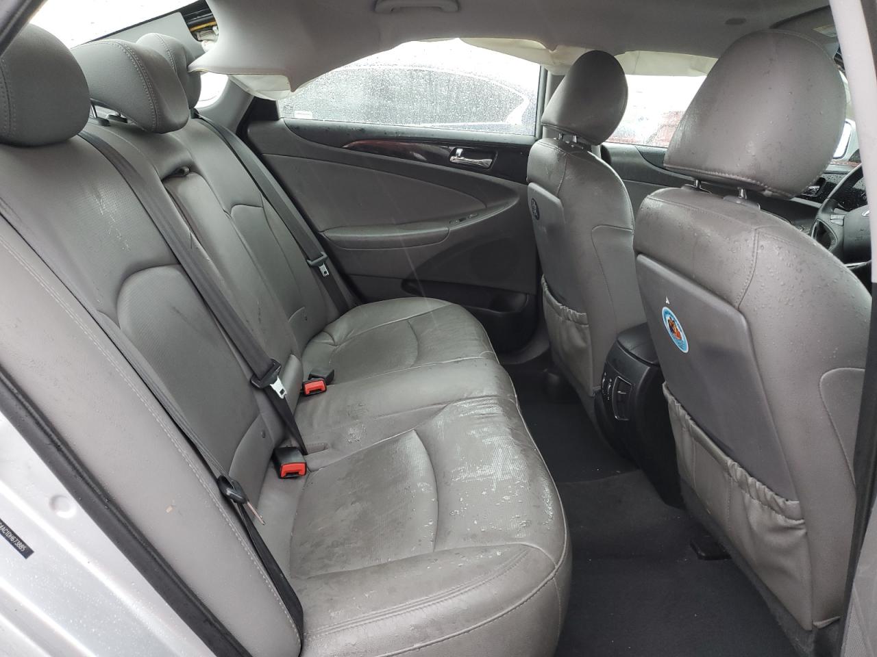 2013 Hyundai Sonata - Image 10