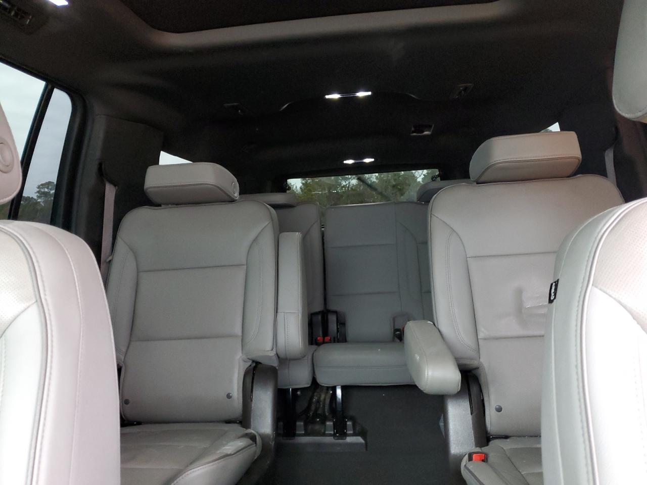 2022 GMC Yukon - Image 10