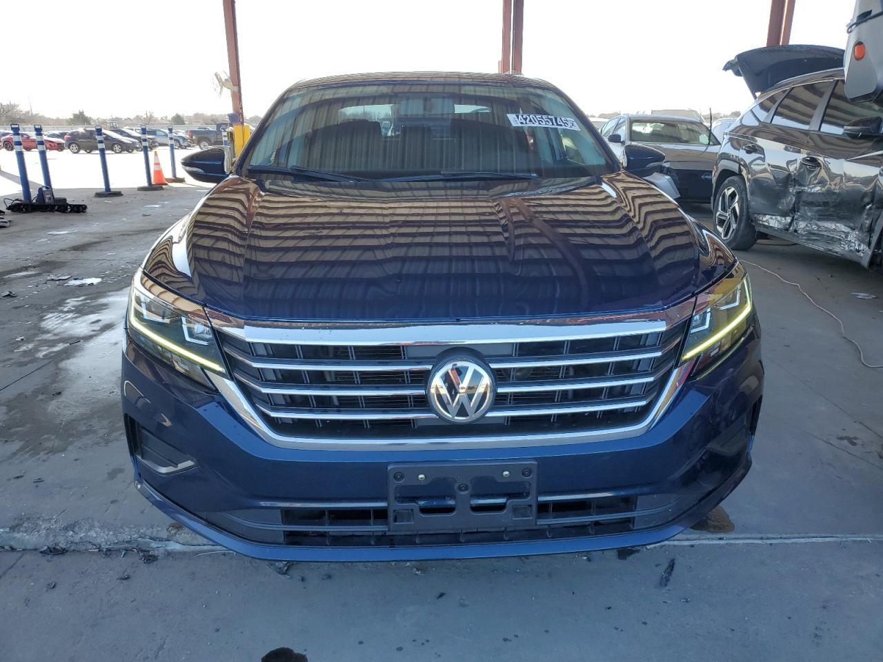2020 Volkswagen Passat - Image 5