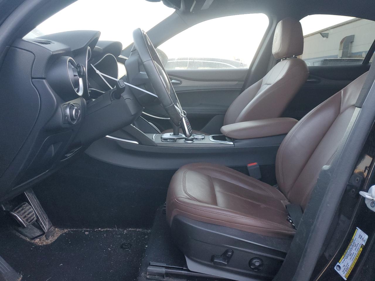 2022 Alfa Romeo Stelvio - Image 7