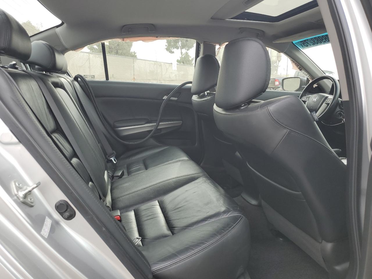 2009 Honda Accord - Image 10