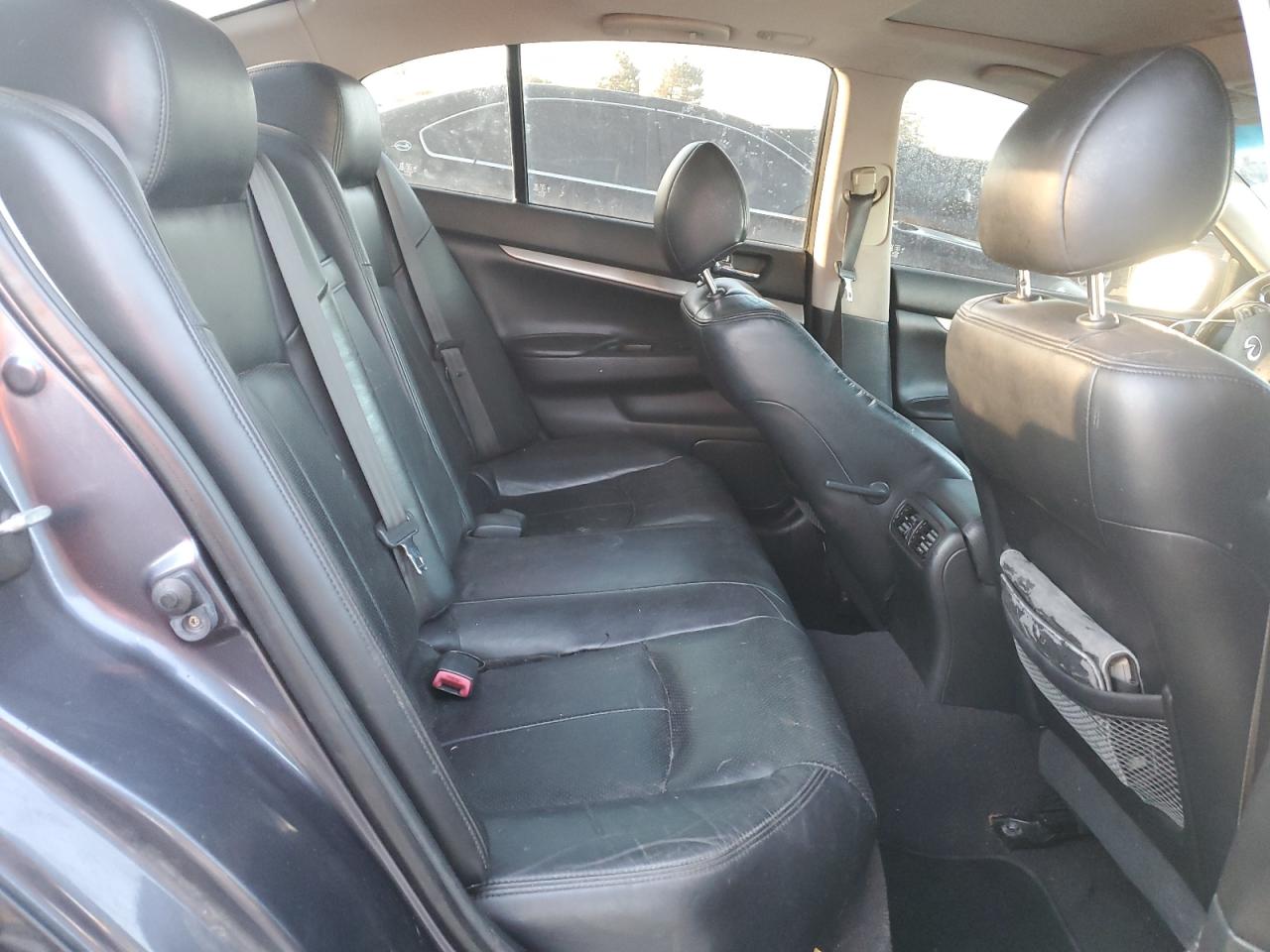 2011 Infiniti G - Image 10