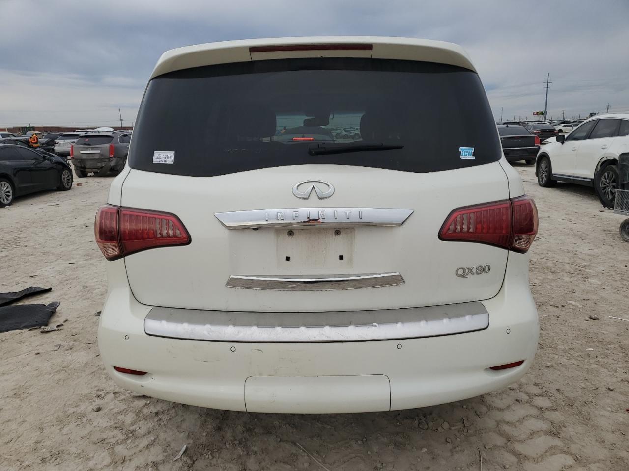 2017 Infiniti QX80 - Image 6