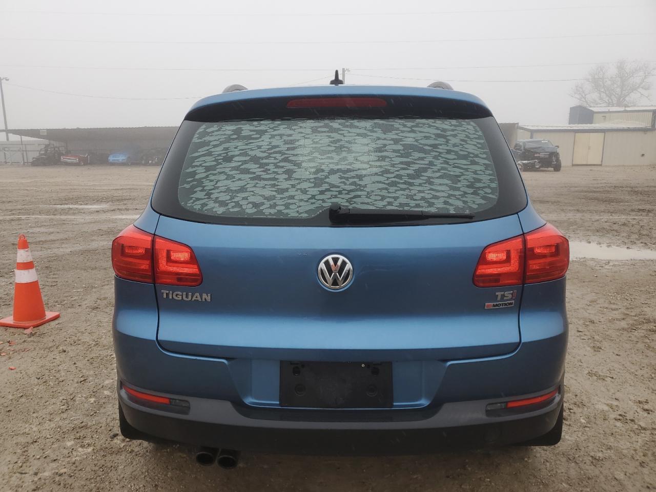 2017 Volkswagen Tiguan - Image 6