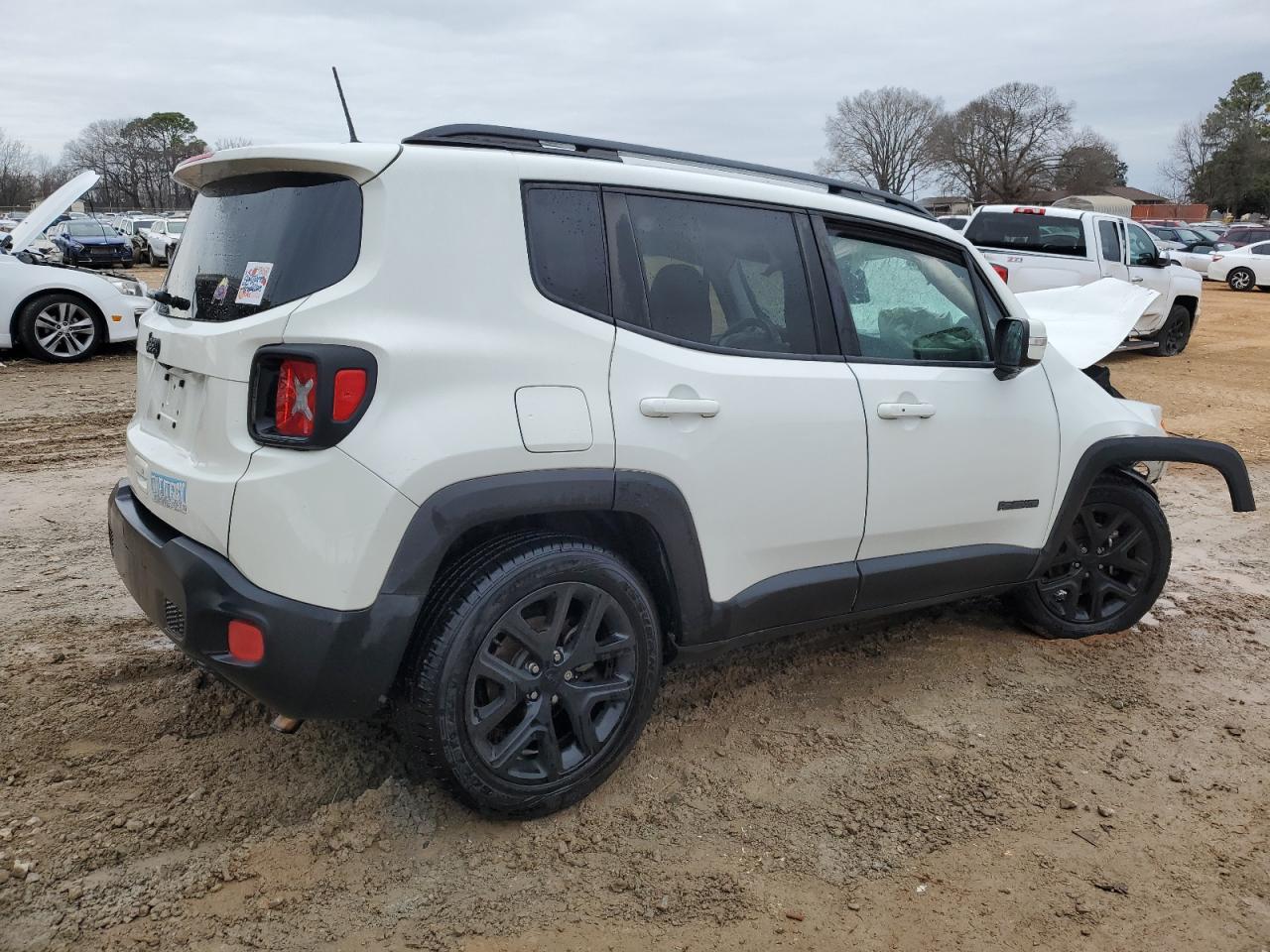 2018 Jeep Renegade - Image 3