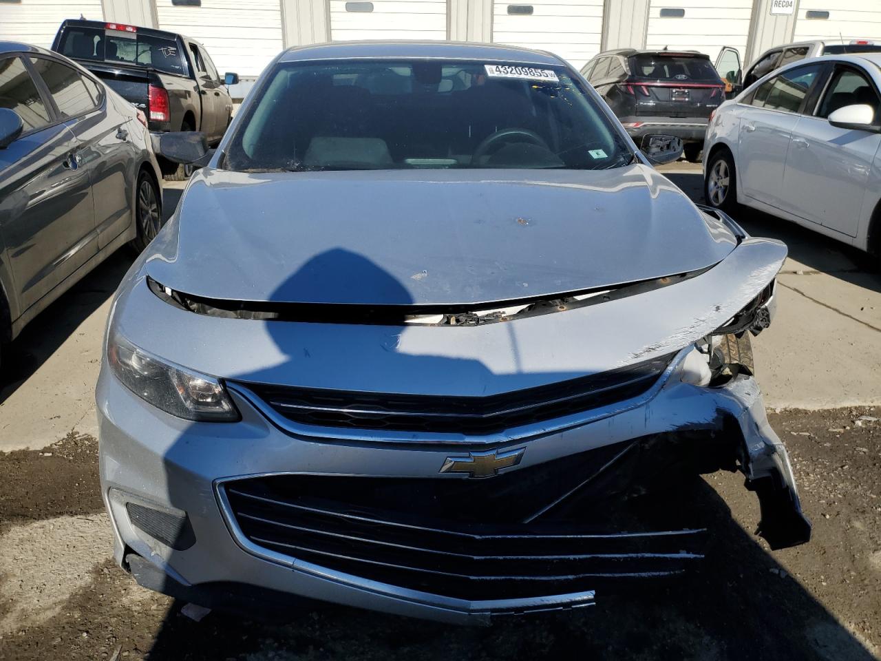 2017 Chevrolet Malibu - Image 5
