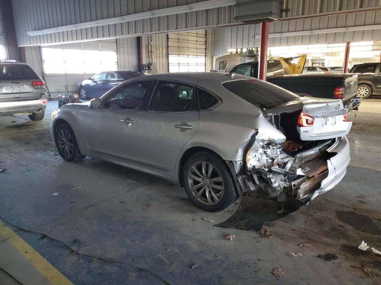 2016 Infiniti Q70 - Image 2