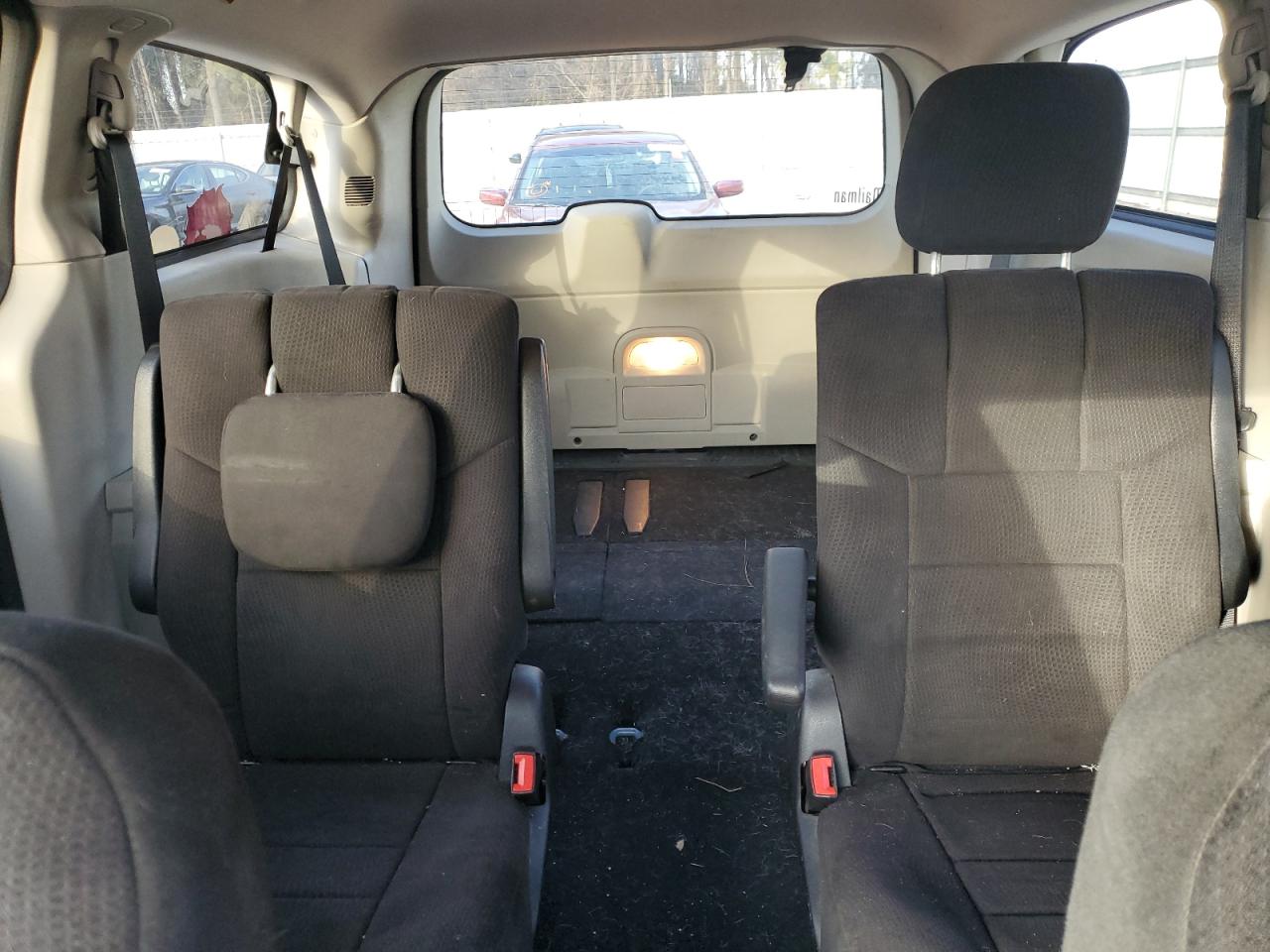 2011 Dodge Caravan - Image 10