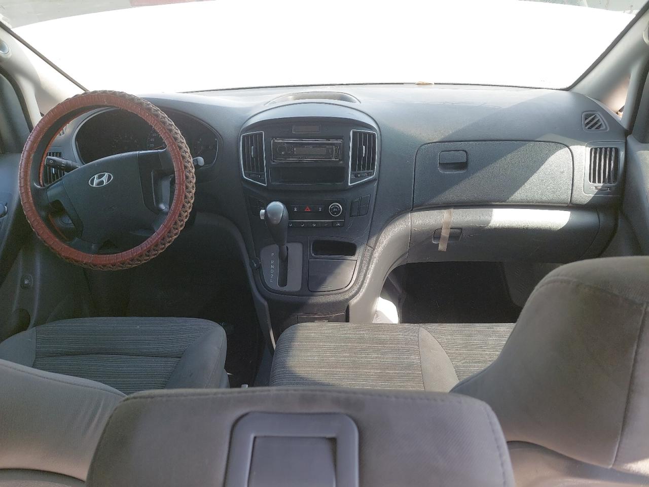 KMJWA37R2KU022293 - 2019 Hyundai H1 - #42063885