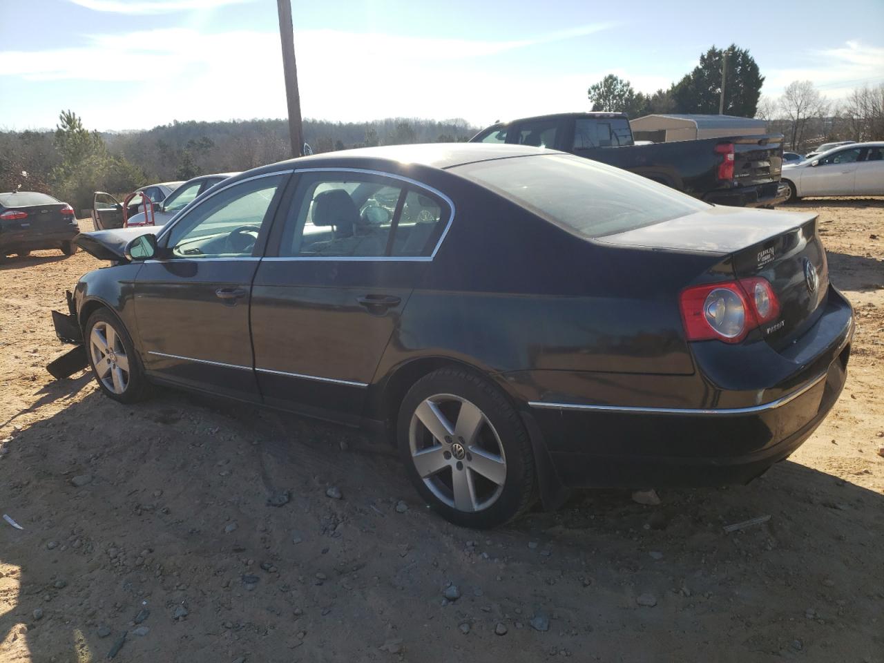 2008 Volkswagen Passat - Image 2