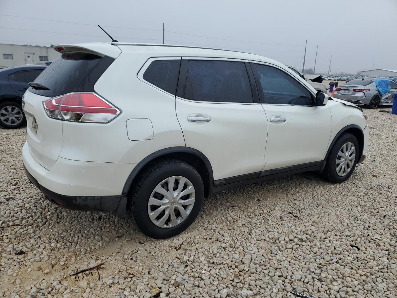 2015 Nissan Rogue - Image 3