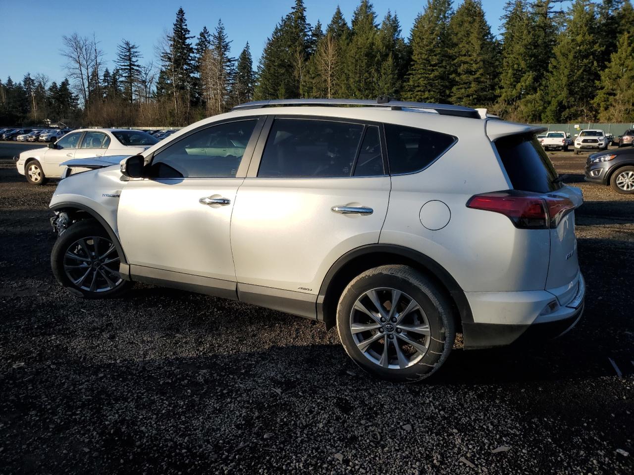 2017 Toyota RAV 4 - Image 2