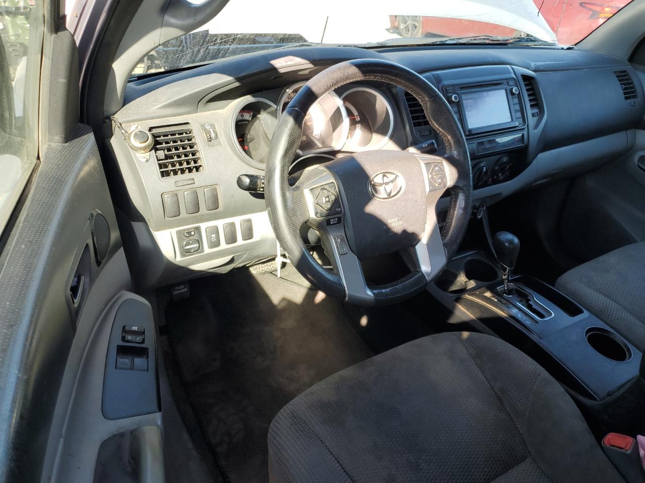 2015 Toyota Tacoma - Image 8