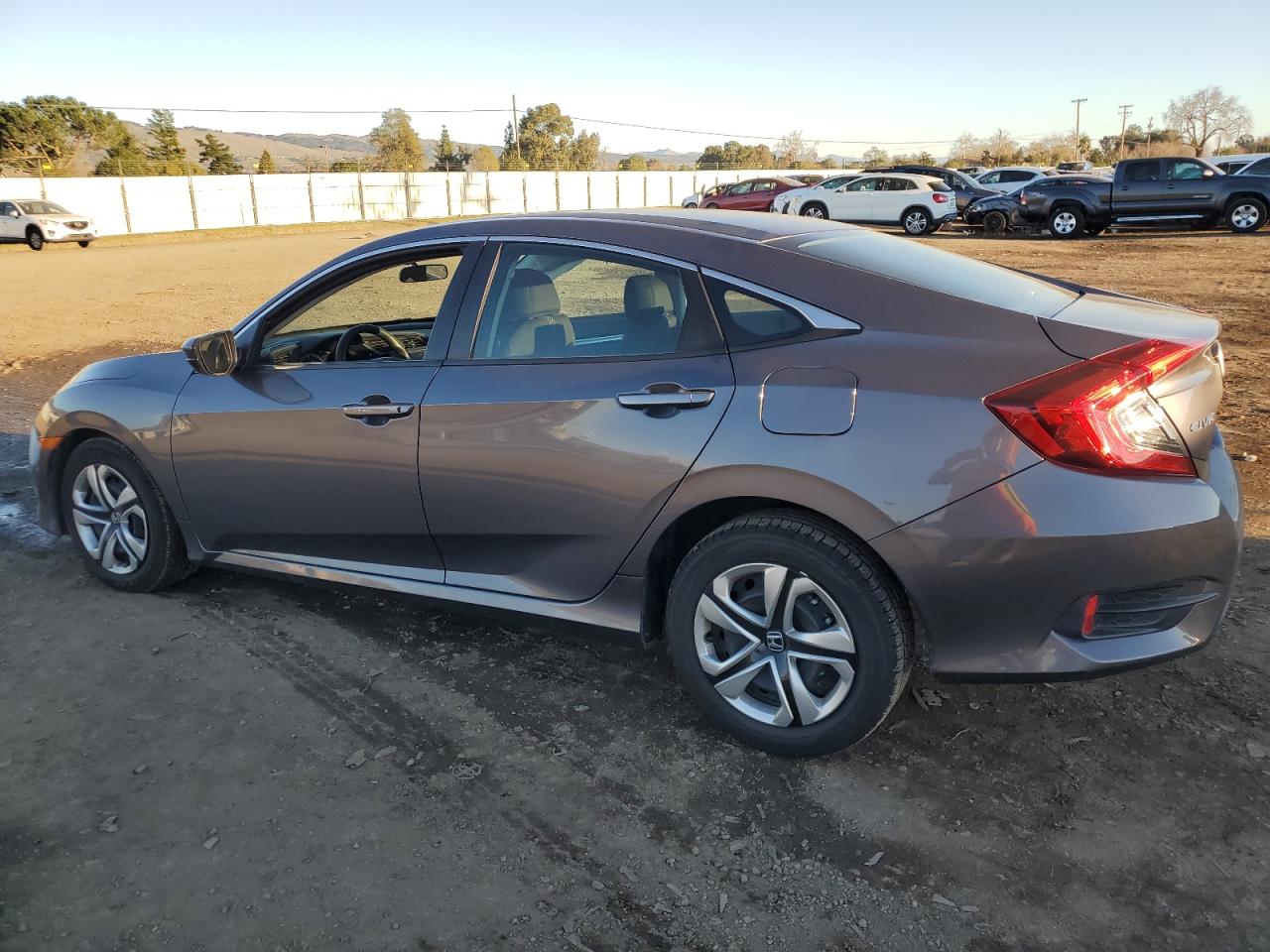 VIN 19XFC2F50GE213449 2016 HONDA CIVIC no.2