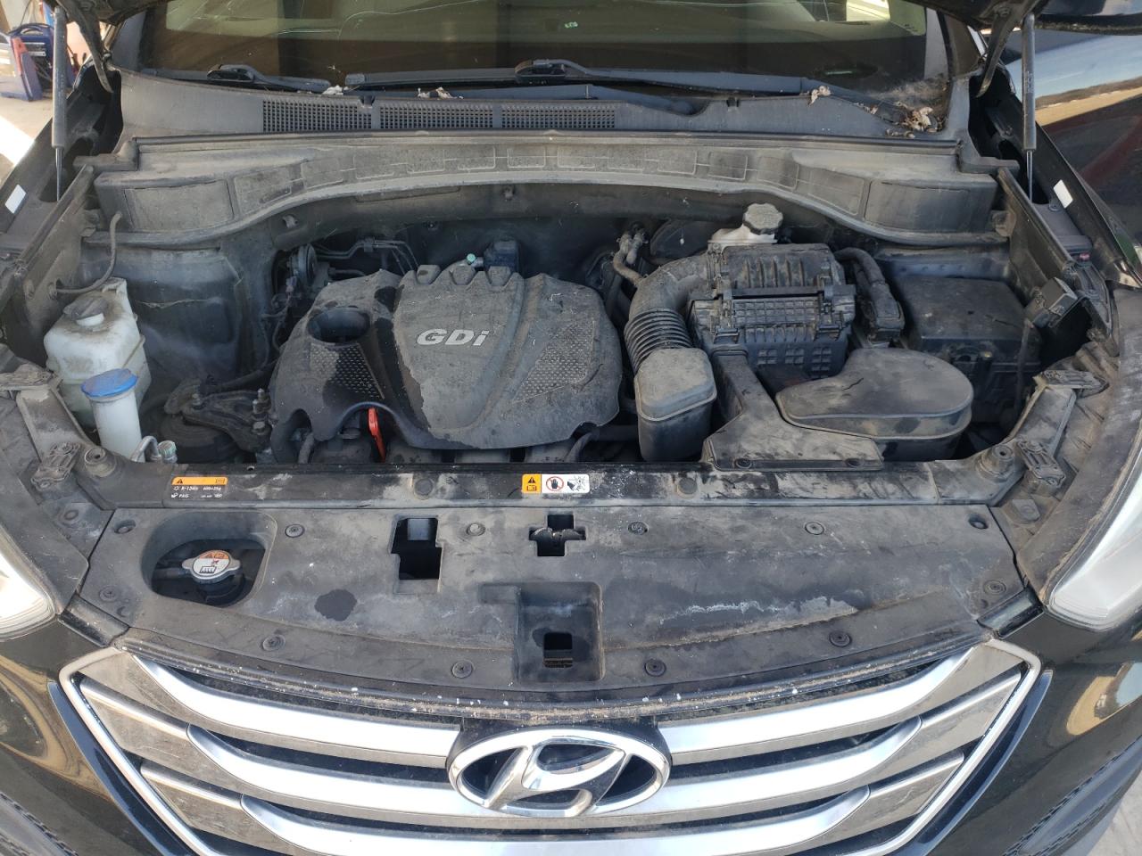 2016 Hyundai Santa Fe - Image 11