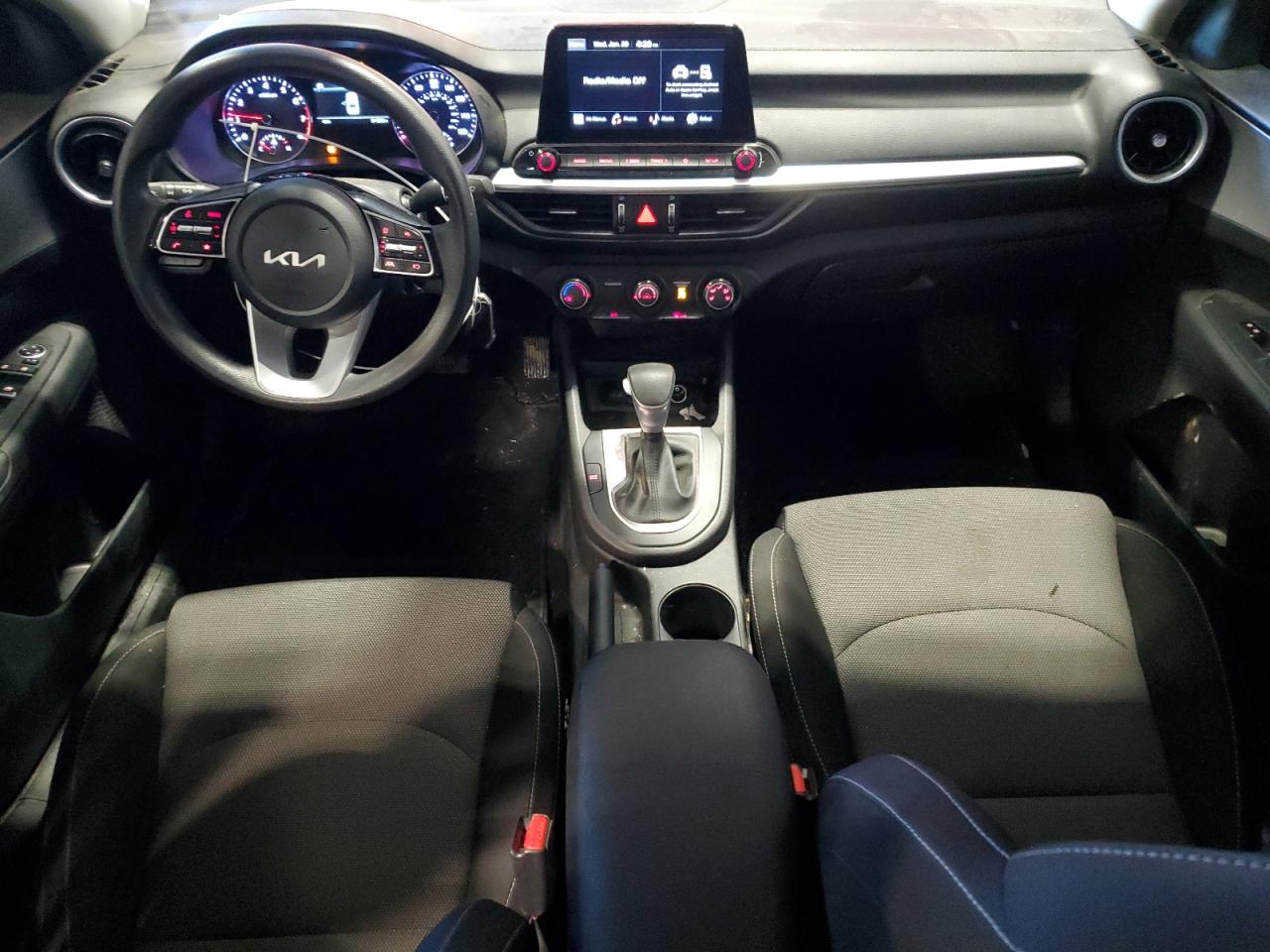 2023 Kia Forte - Image 8
