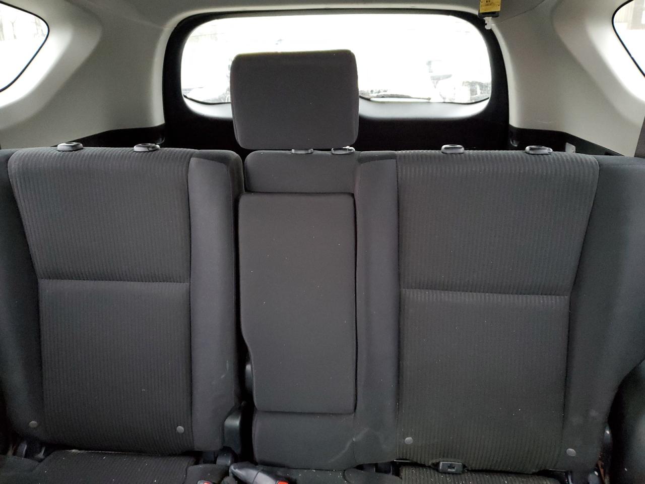 2017 Toyota RAV 4 - Image 10