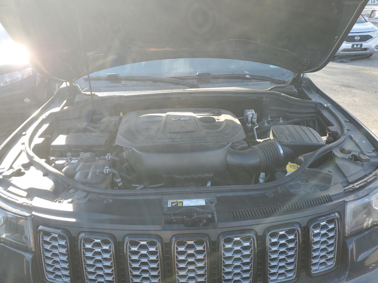 2017 Jeep Grand Cherokee - Image 12