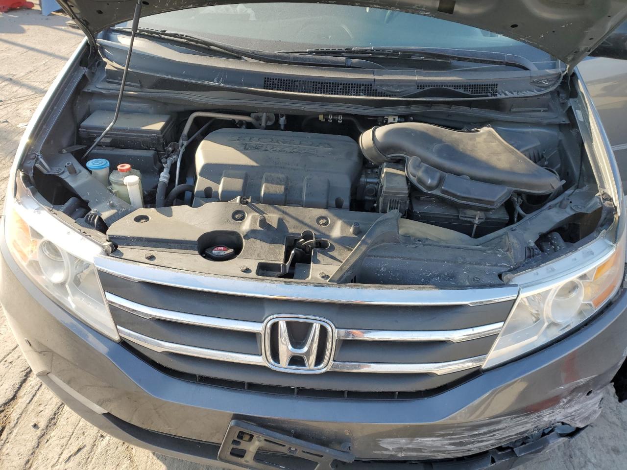 2011 Honda Odyssey - Image 12
