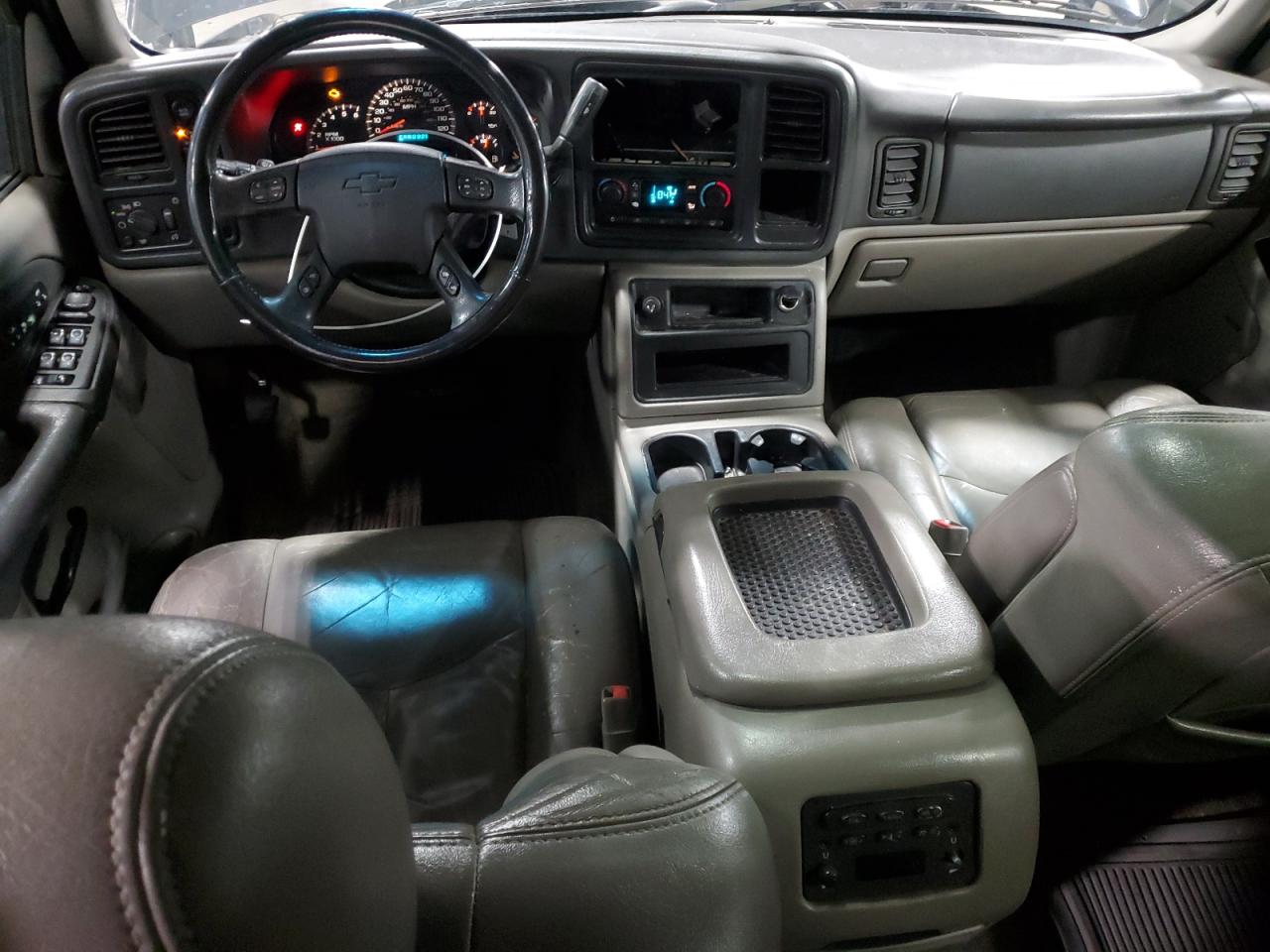 2003 Chevrolet Tahoe - Image 8
