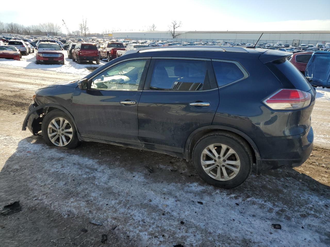 2016 Nissan Rogue - Image 2