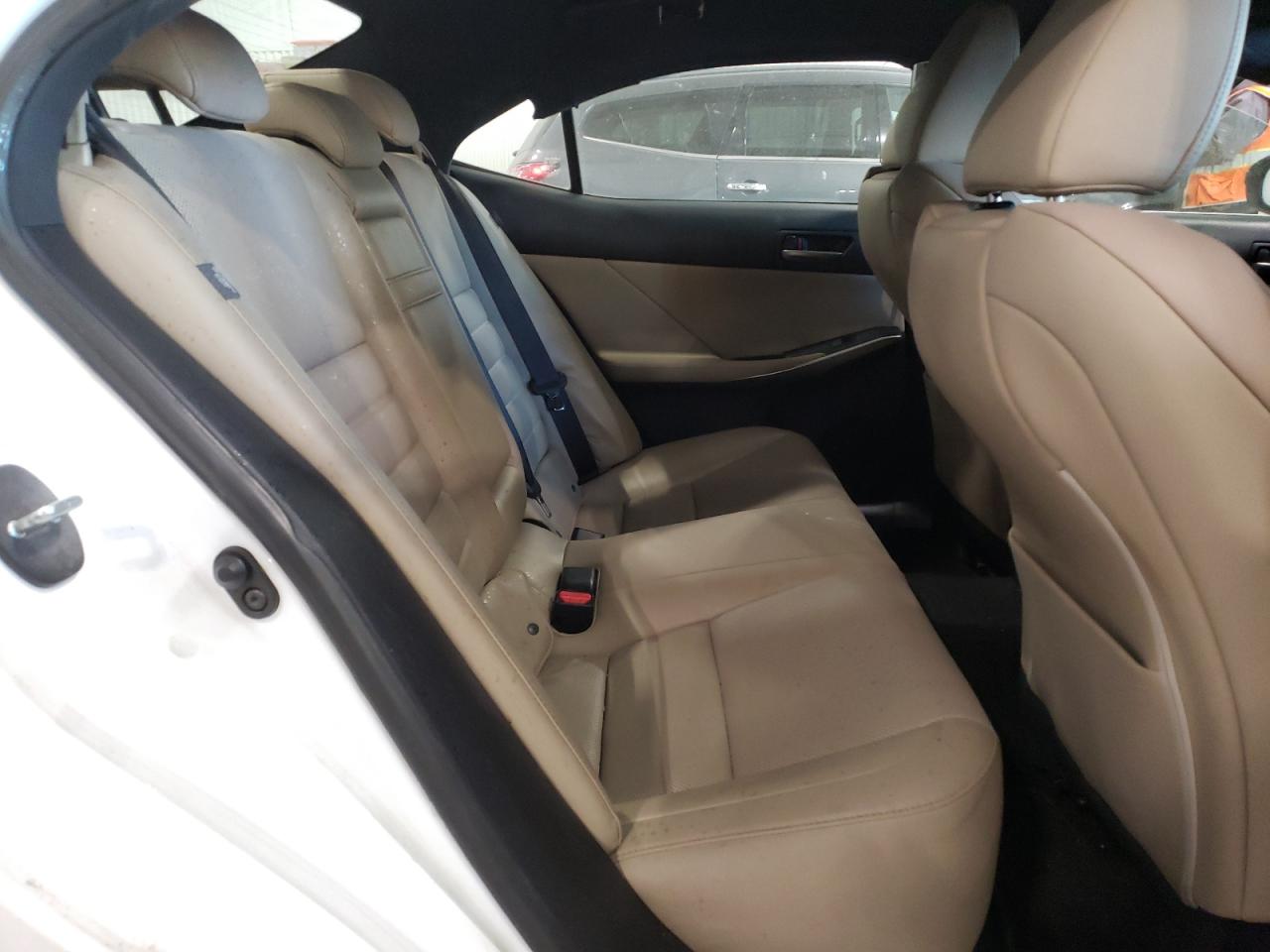2019 Lexus IS - Image 11