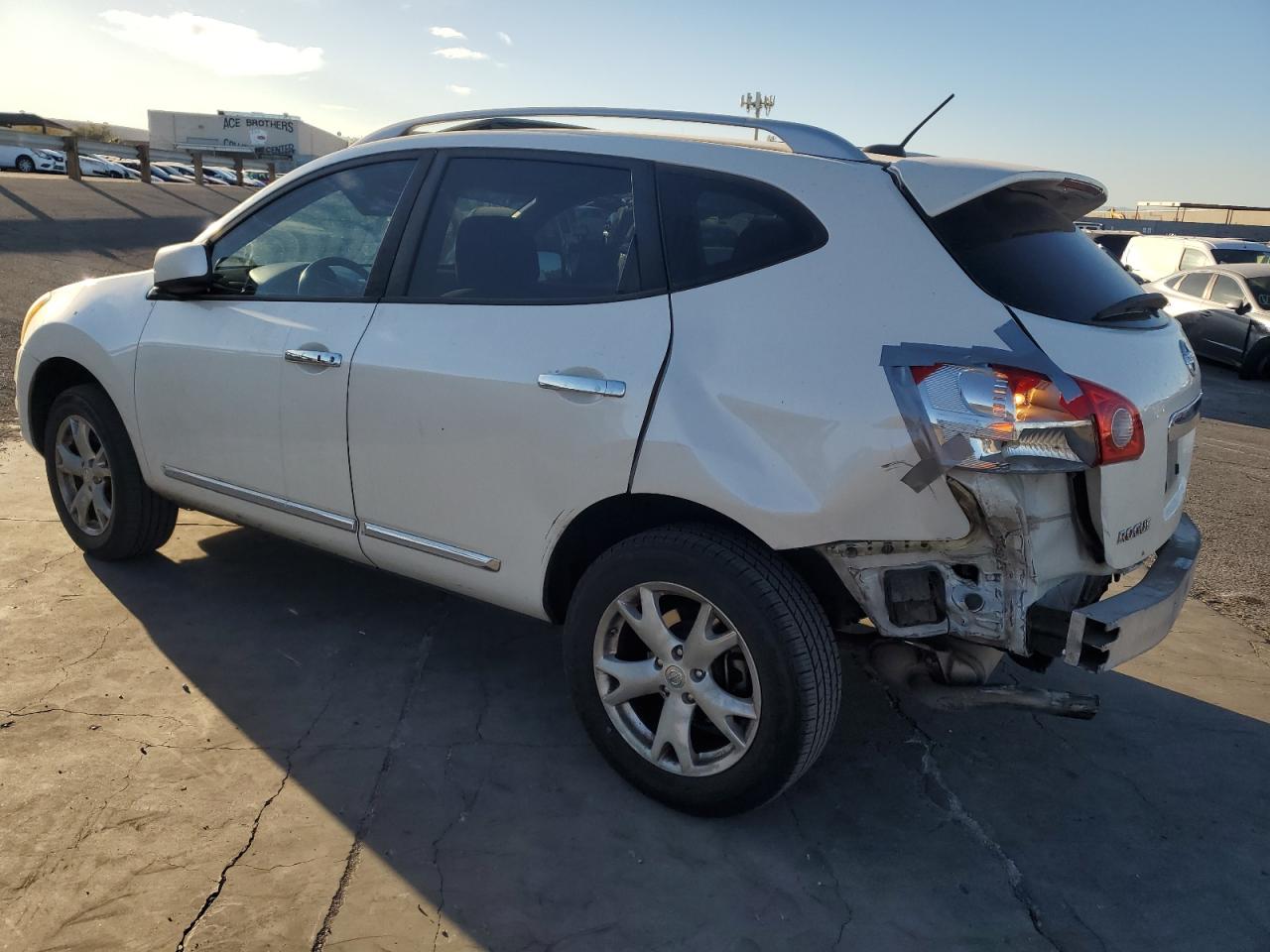 2011 Nissan Rogue - Image 2