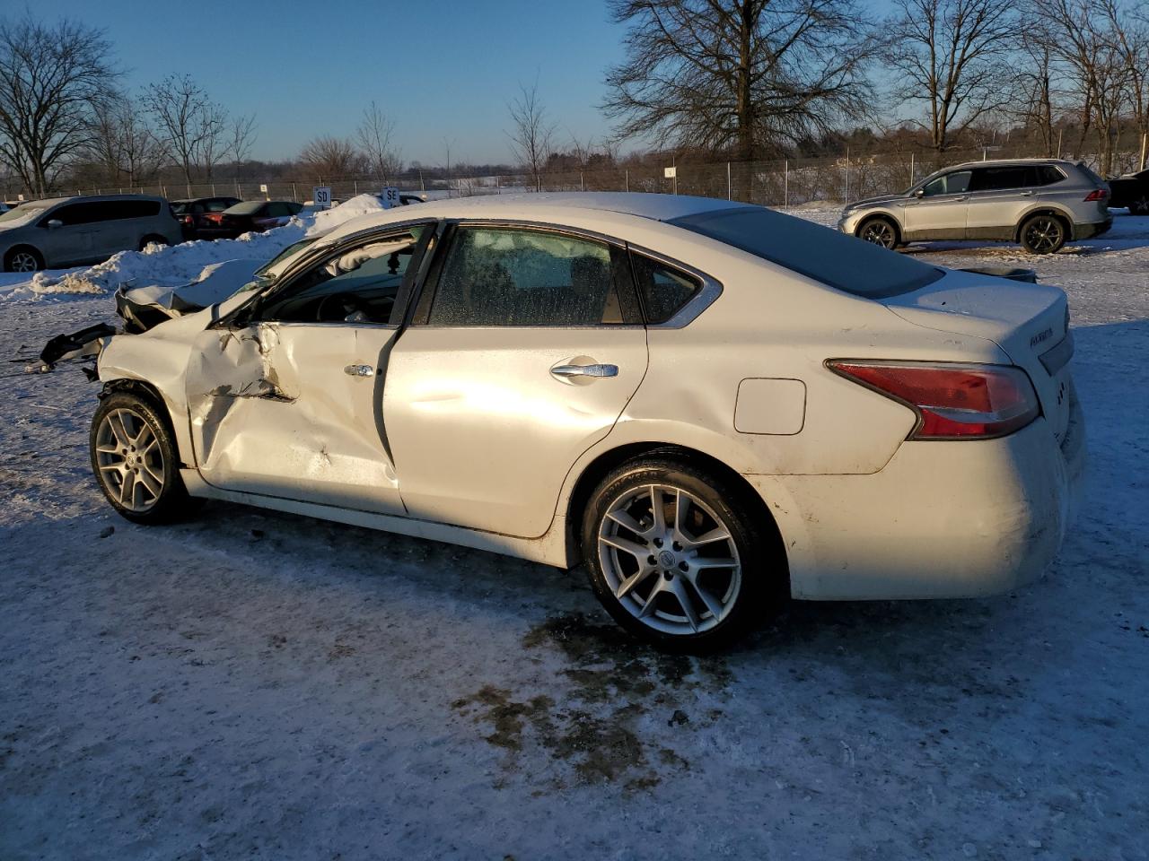 2014 Nissan Altima - Image 2