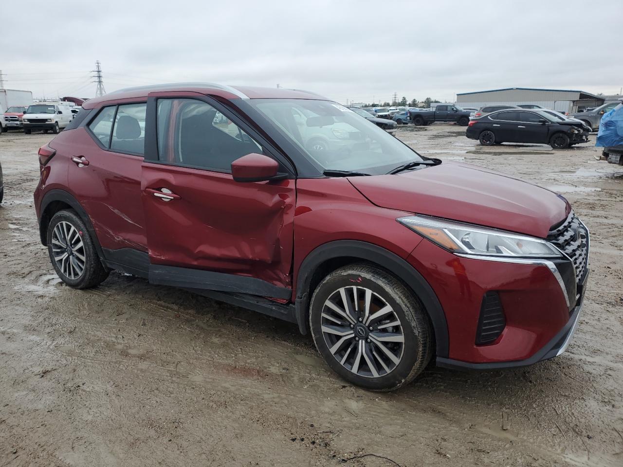 2024 Nissan Kicks - Image 4