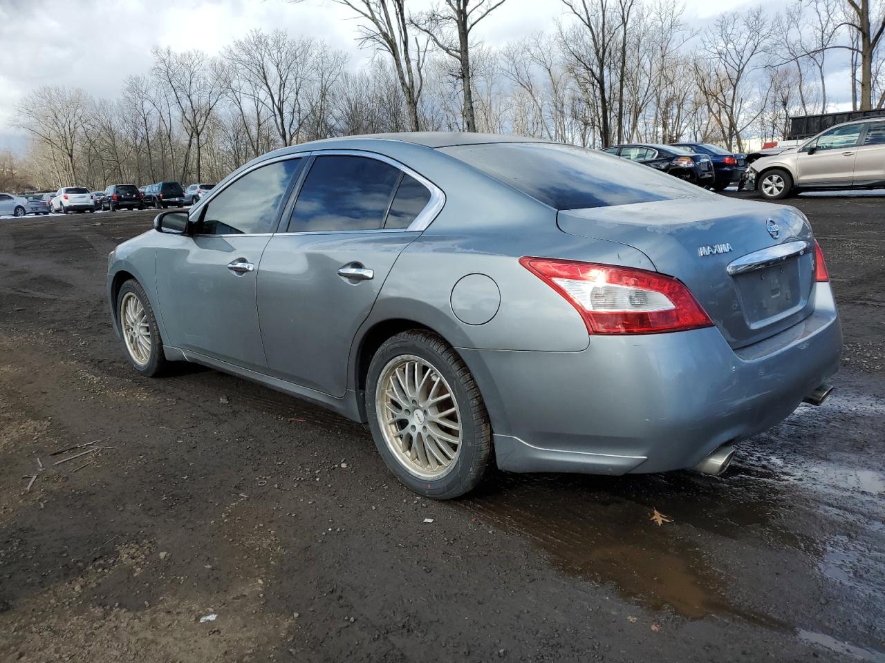 2009 Nissan Maxima - Image 2