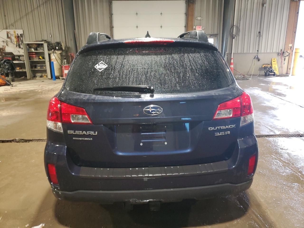 2012 Subaru Outback - Image 6