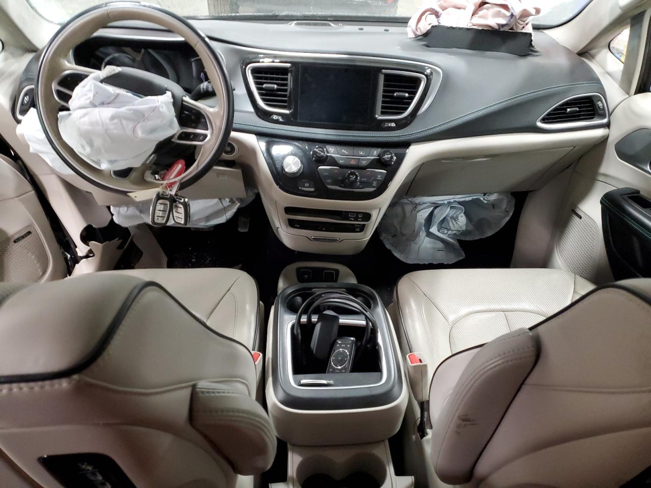 2019 Chrysler Pacifica - Image 8