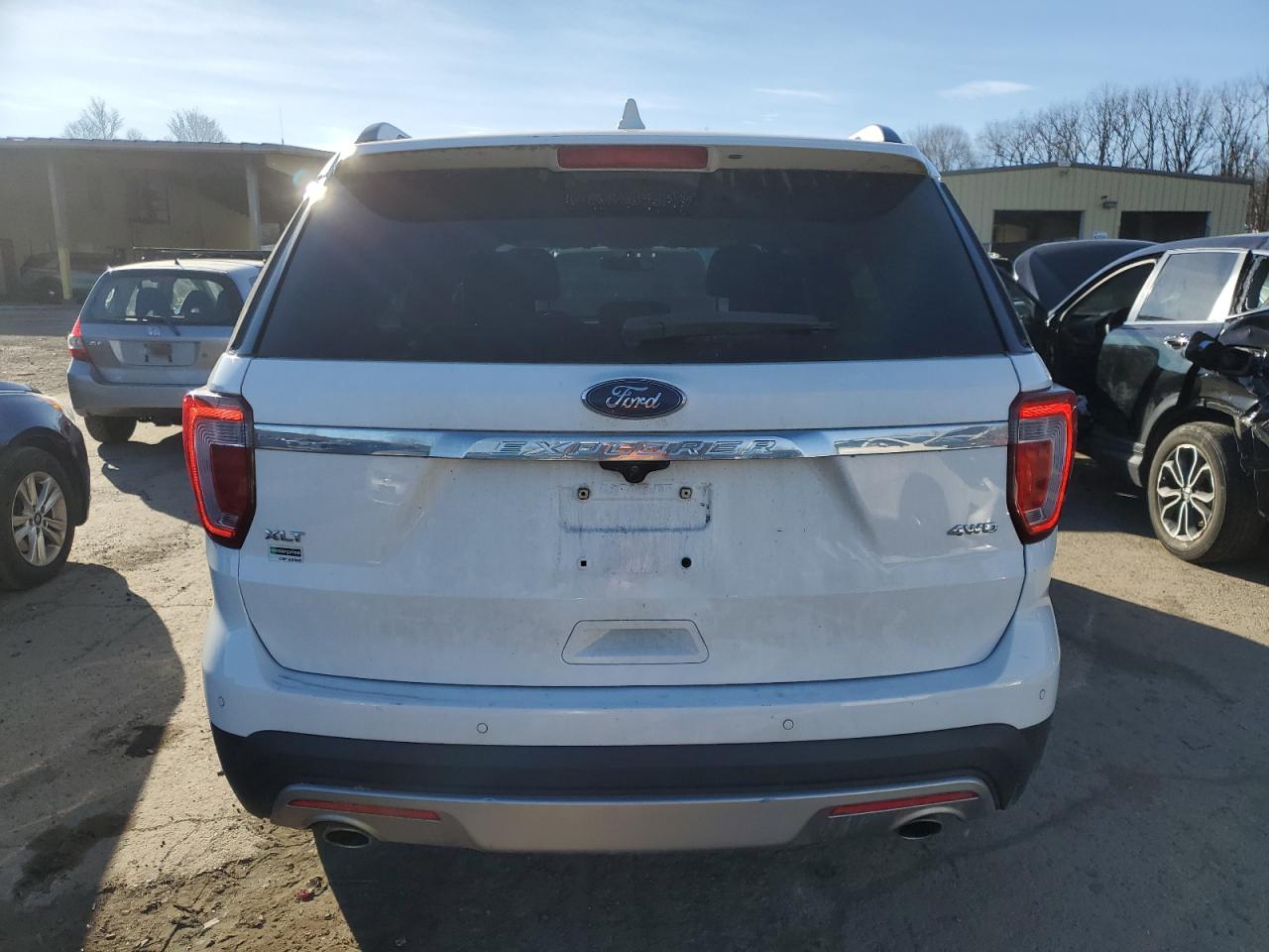 2017 Ford Explorer - Image 6