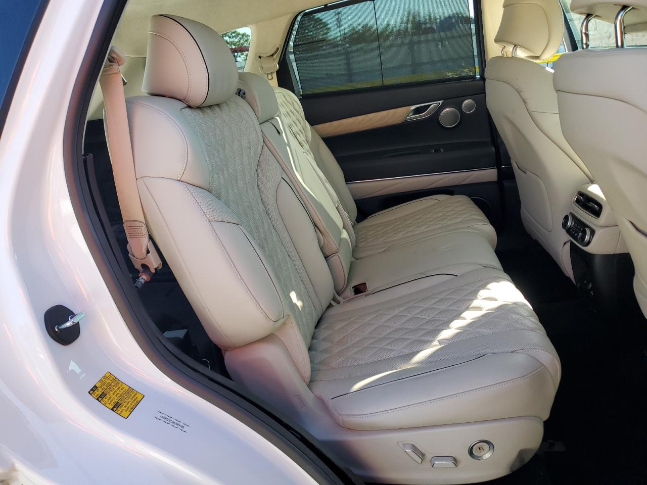 2022 Genesis GV80 - Image 10