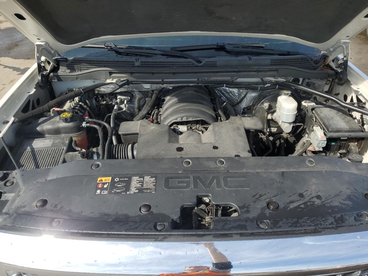 2015 GMC Sierra - Image 11