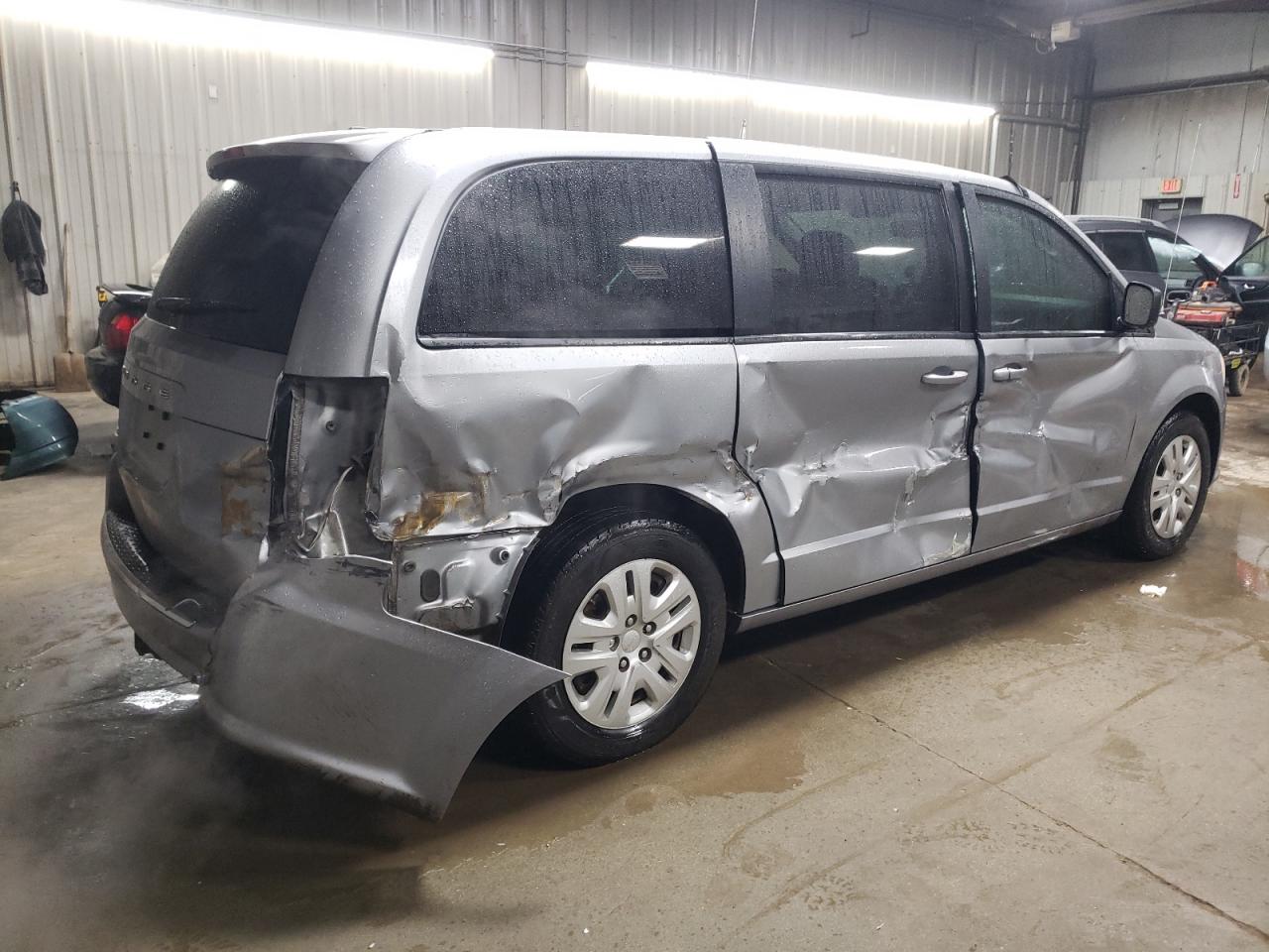 2018 Dodge Caravan - Image 3